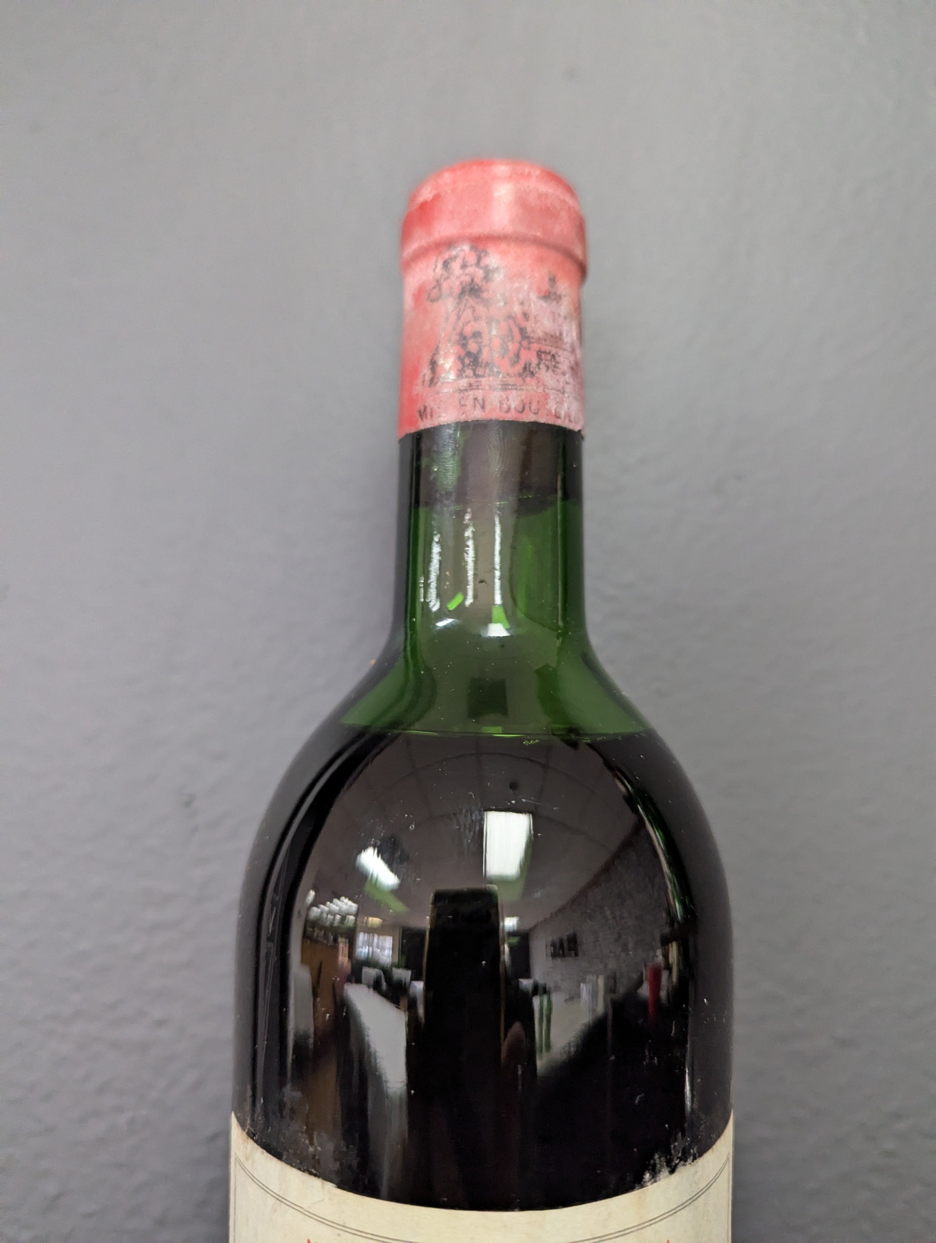 Chateau Lafite Rothschild 1967 難あり 1967 Chateau Lafite Rothschild Upper Shoulder